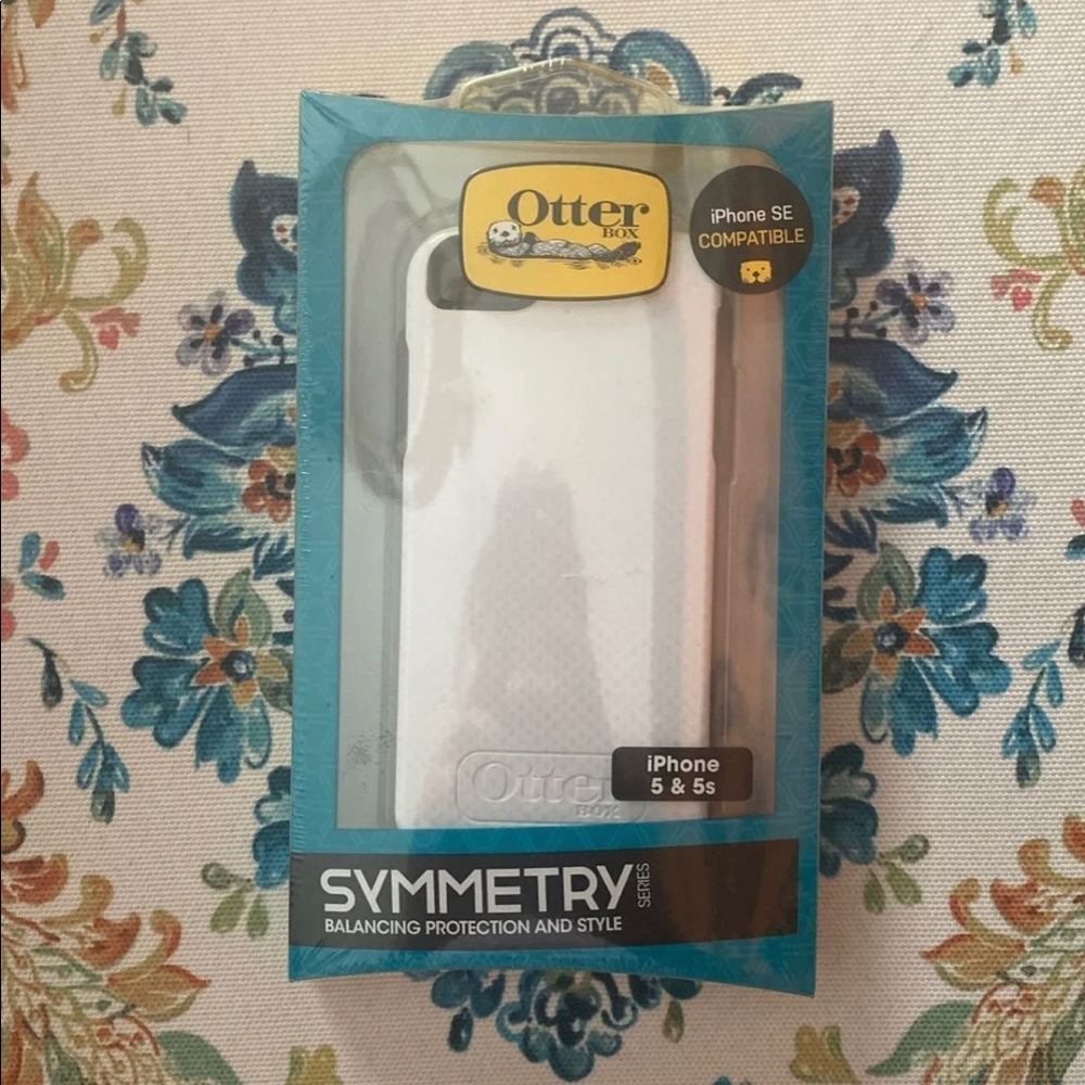 NEW Otterbox Symmetry iPhone SE, 5, 5s Case